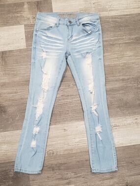 VIP Jeans Distressed Light Washed Blue Jeans | Size 5 / 6